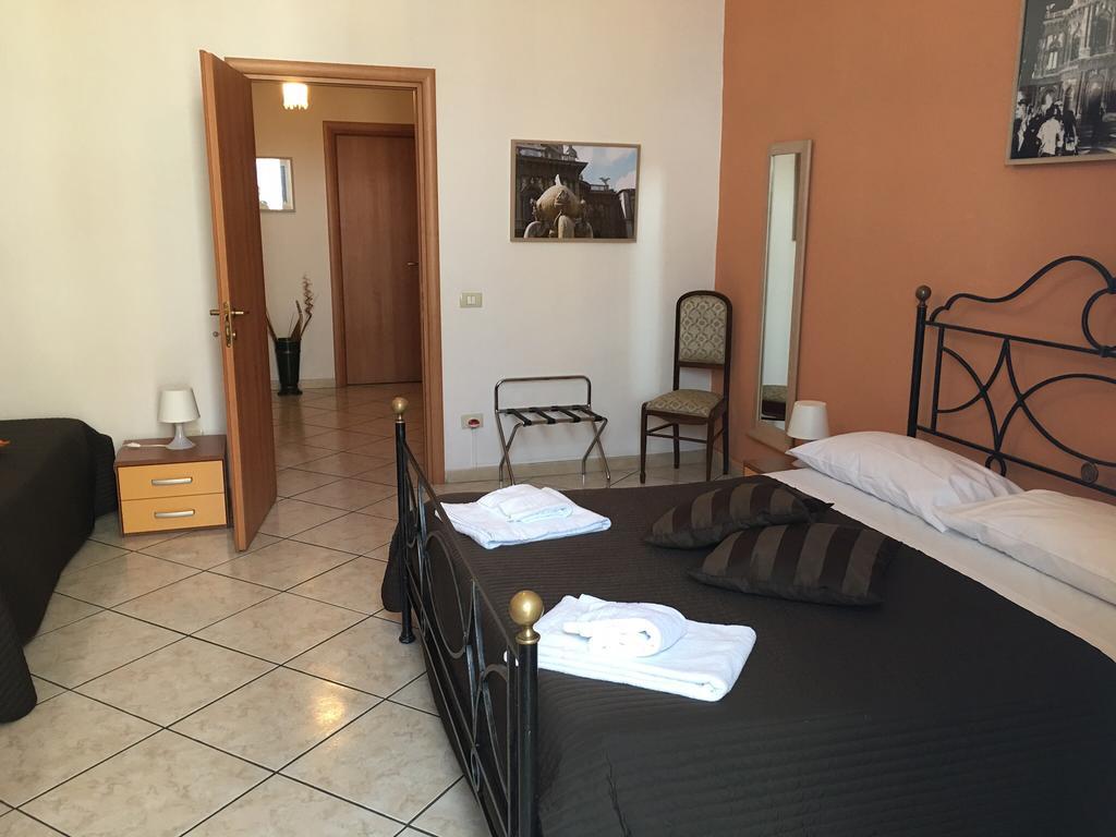 Platamone Rooms Катания Екстериор снимка